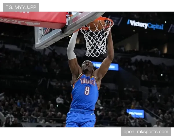 杰伦·威廉姆斯突破能力提升显著 拉开外线投篮空间助攻效率提升