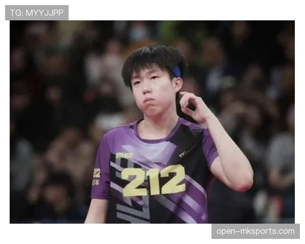 王楚钦赛前啃汉堡被拍，教练脸都绿了